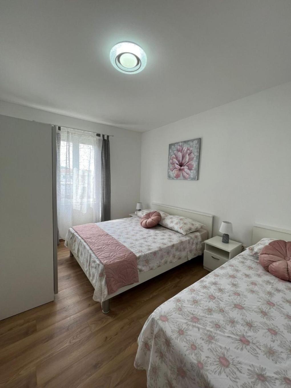 Ivica Apartman Sucuraj